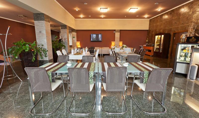 Hotel Relax Rajecfürdő Kültér fotó